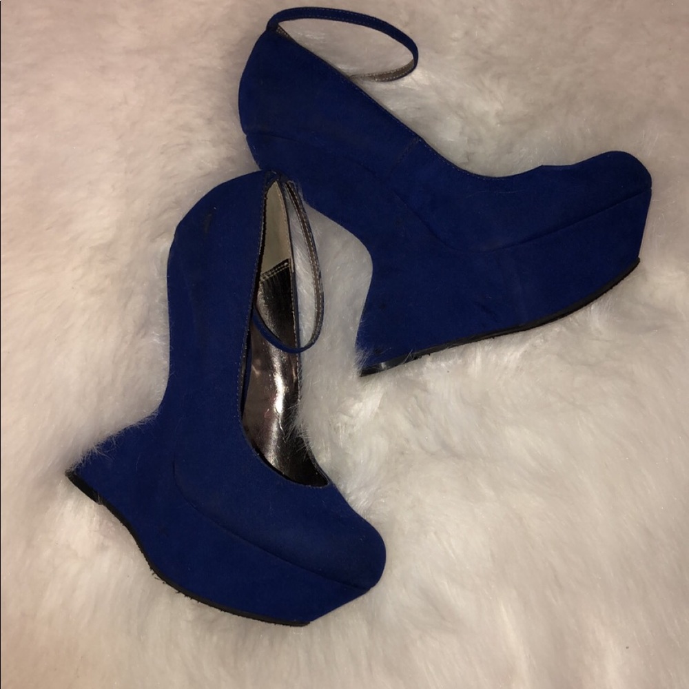 Steven Madden cobalt blue wedges